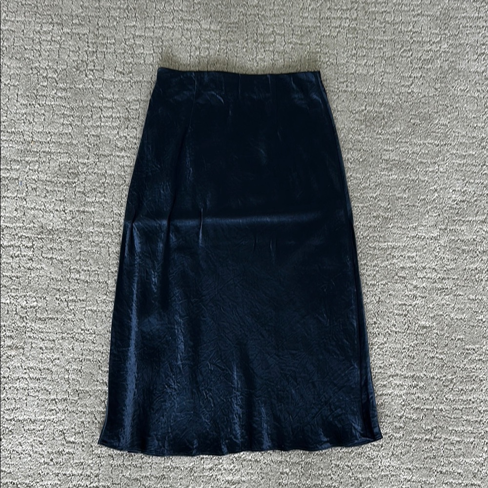 Aritzia Babaton Midi Slip Size 4